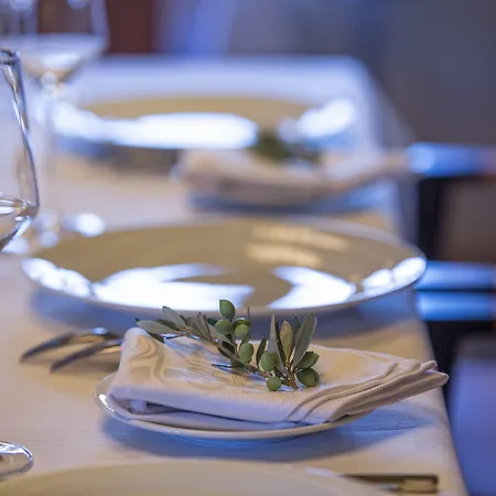 Moni Emvasis Luxury 4*