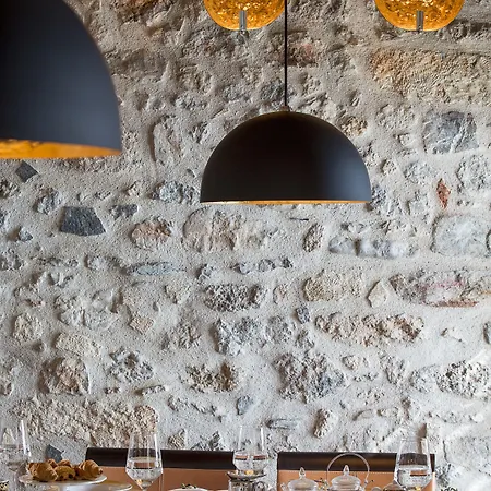 Moni Emvasis Luxury Hotel