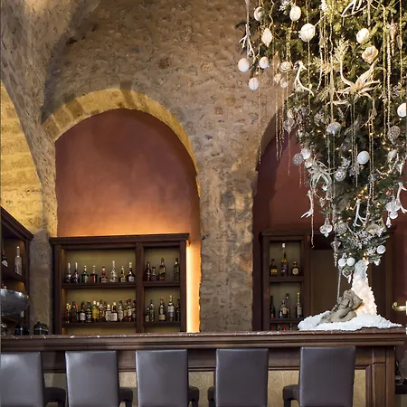 Moni Emvasis Luxury 4*