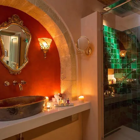 Moni Emvasis Luxury 4*