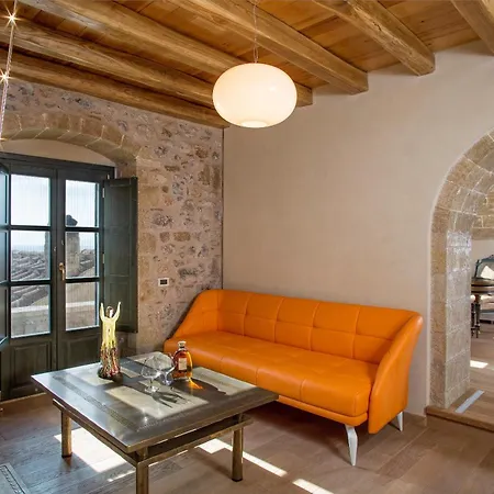 Moni Emvasis Luxury 4*