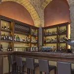 莫尼艾姆瓦西斯奢华套房酒店 酒店 莫奈姆瓦夏