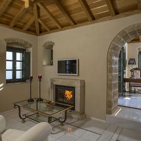 Moni Emvasis Luxury 4*