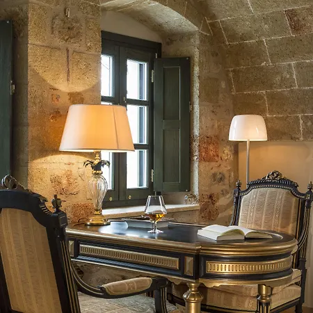 Moni Emvasis Luxury 4*