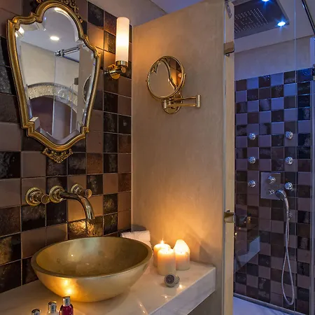 Moni Emvasis Luxury Hotel