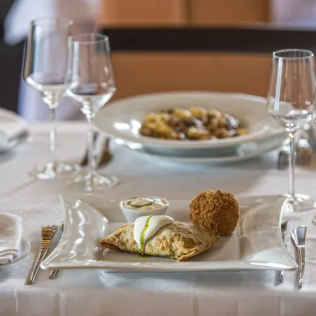 Moni Emvasis Luxury 4* Monemvasia