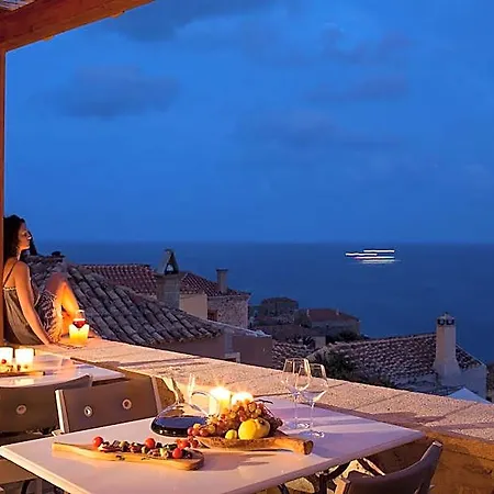 Moni Emvasis Luxury Hotel 4*