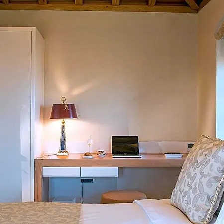 Hotel Moni Emvasis Luxury 4*