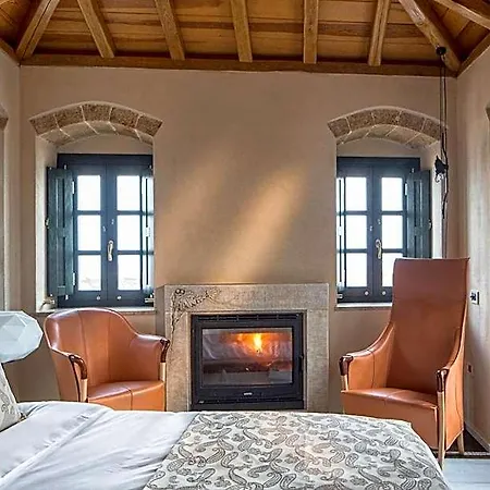 Moni Emvasis Luxury Hotel 4*