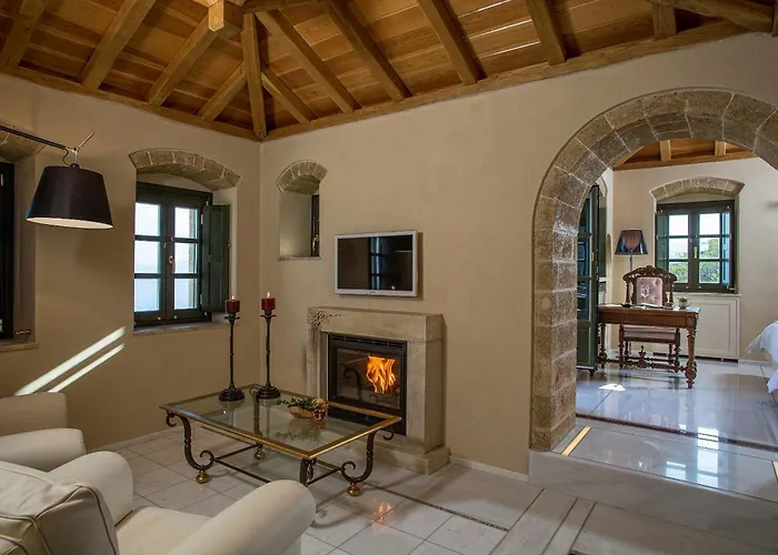 Moni Emvasis Luxury 4*