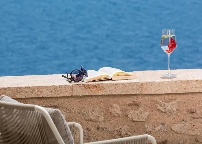 Hotel Moni Emvasis Luxury