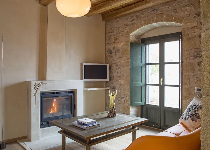 Moni Emvasis Luxury Hotel 4*