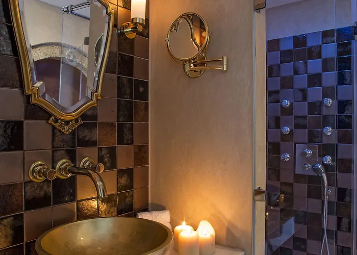 Moni Emvasis Luxury ホテル