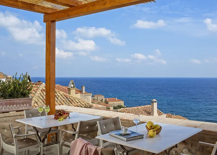 Moni Emvasis Luxury ホテル モネンバシア