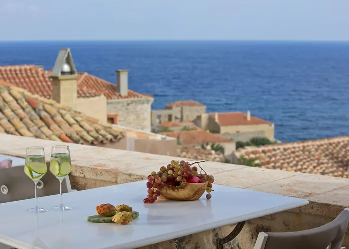 Moni Emvasis Luxury 4*