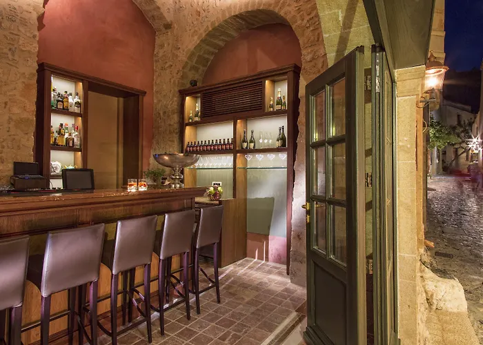 Hotel Moni Emvasis Luxury 4*