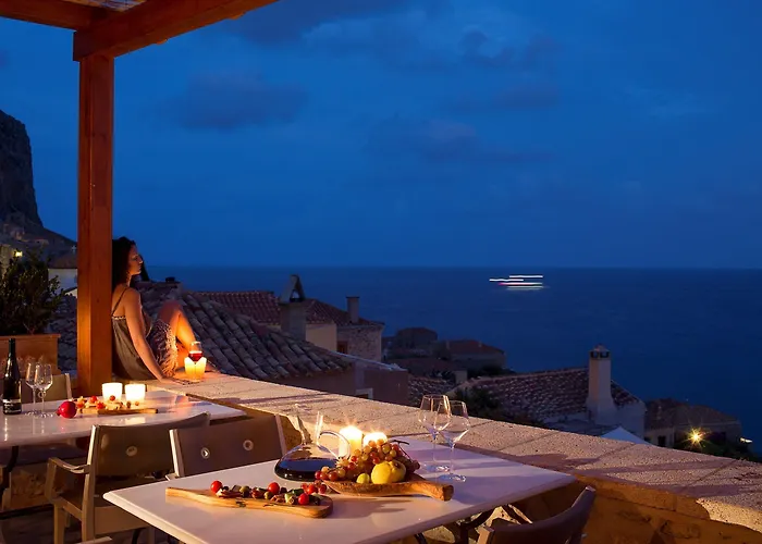 Moni Emvasis Luxury 4* モネンバシア