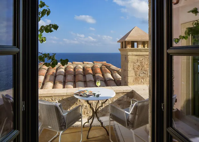 Moni Emvasis Luxury