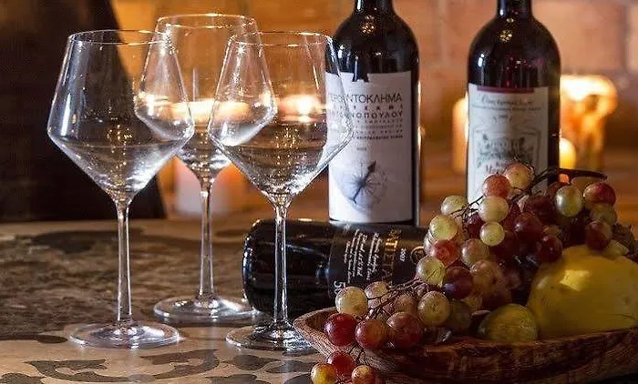 Moni Emvasis Luxury 4* モネンバシア