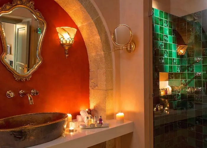 Moni Emvasis Luxury 4*