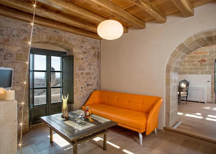 Moni Emvasis Luxury 4*